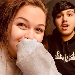 Meet your Posher, Logan